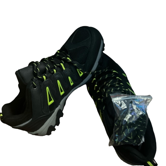 Shoes - Picture 2 of 3